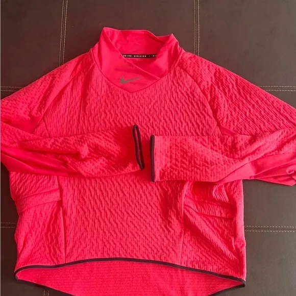 Nike Therma-Fit Pullover - Picture 2 of 5